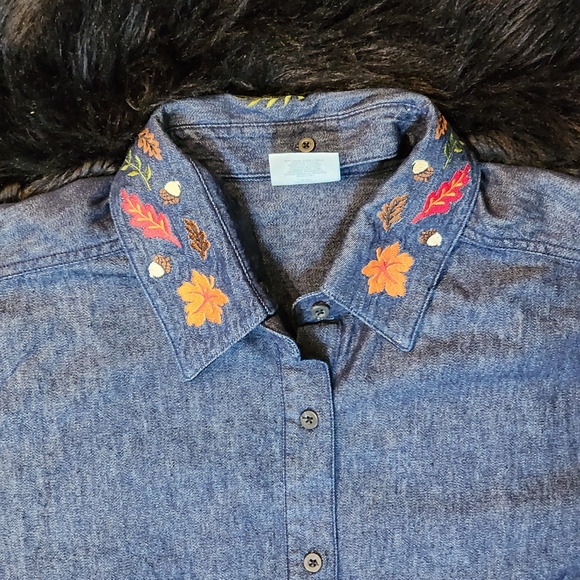 Denim Chambray Shirt with Reversible Removable Embroidered Velvet Collar Size L - Picture 2 of 12